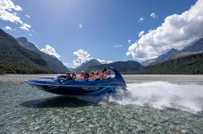 Safari en jet boat sur la rivière Dart en pleine nature